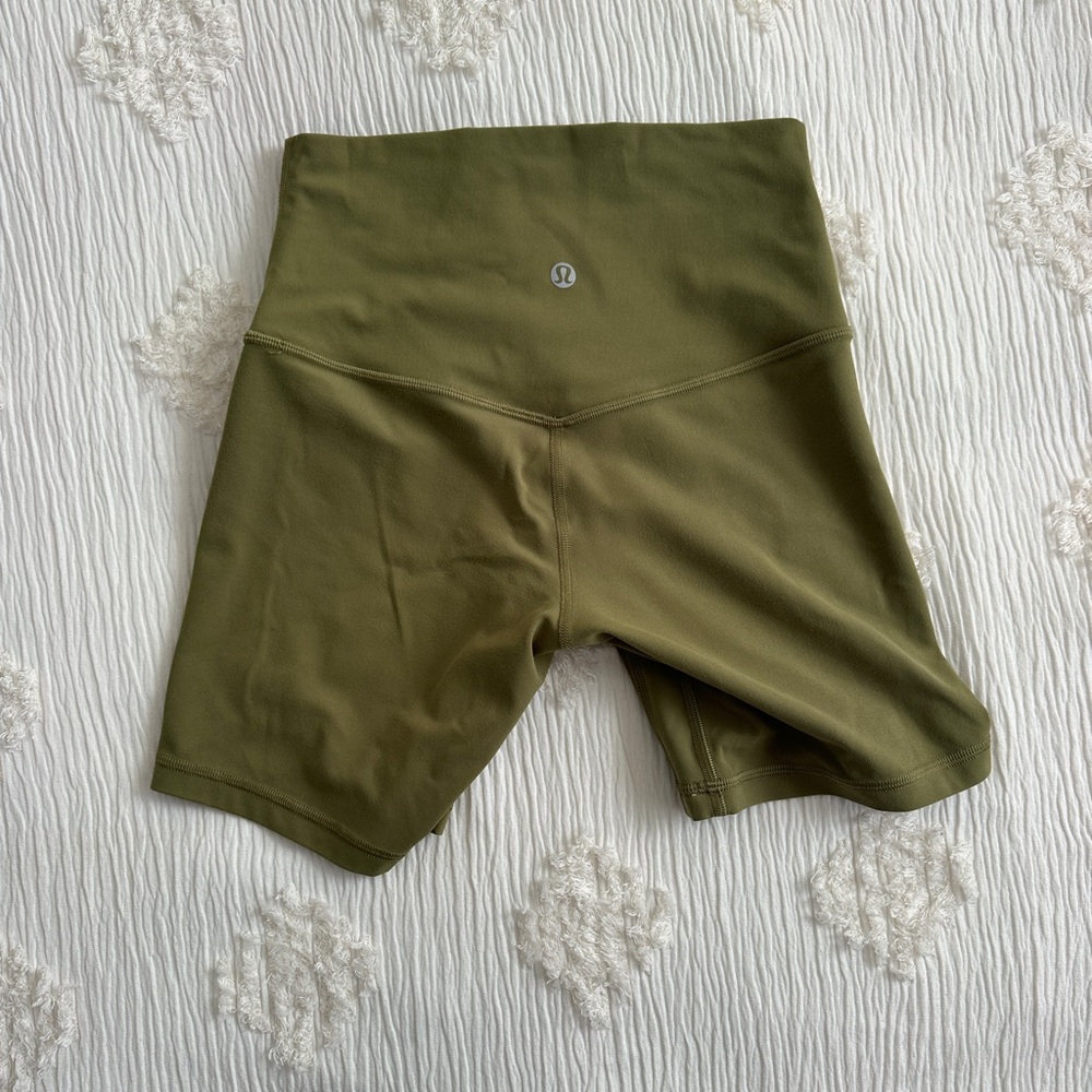 lululemon align high-rise shorts 6”! - Picture 2 of 2
